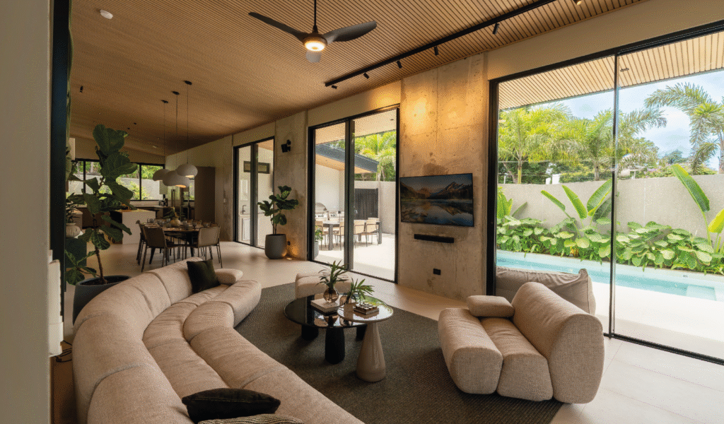 Marcas internacionales presentes en Sandbar en Isla Contadora con Home Interiors
