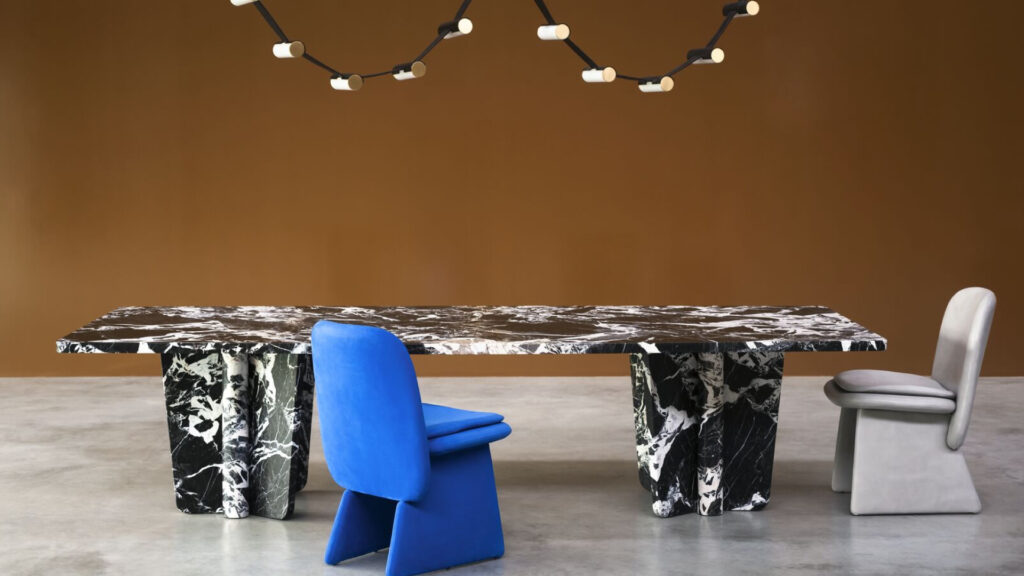 El arte de esculpir la materia: Isamu Stone de Baxter viste el showroom de Home Interiors